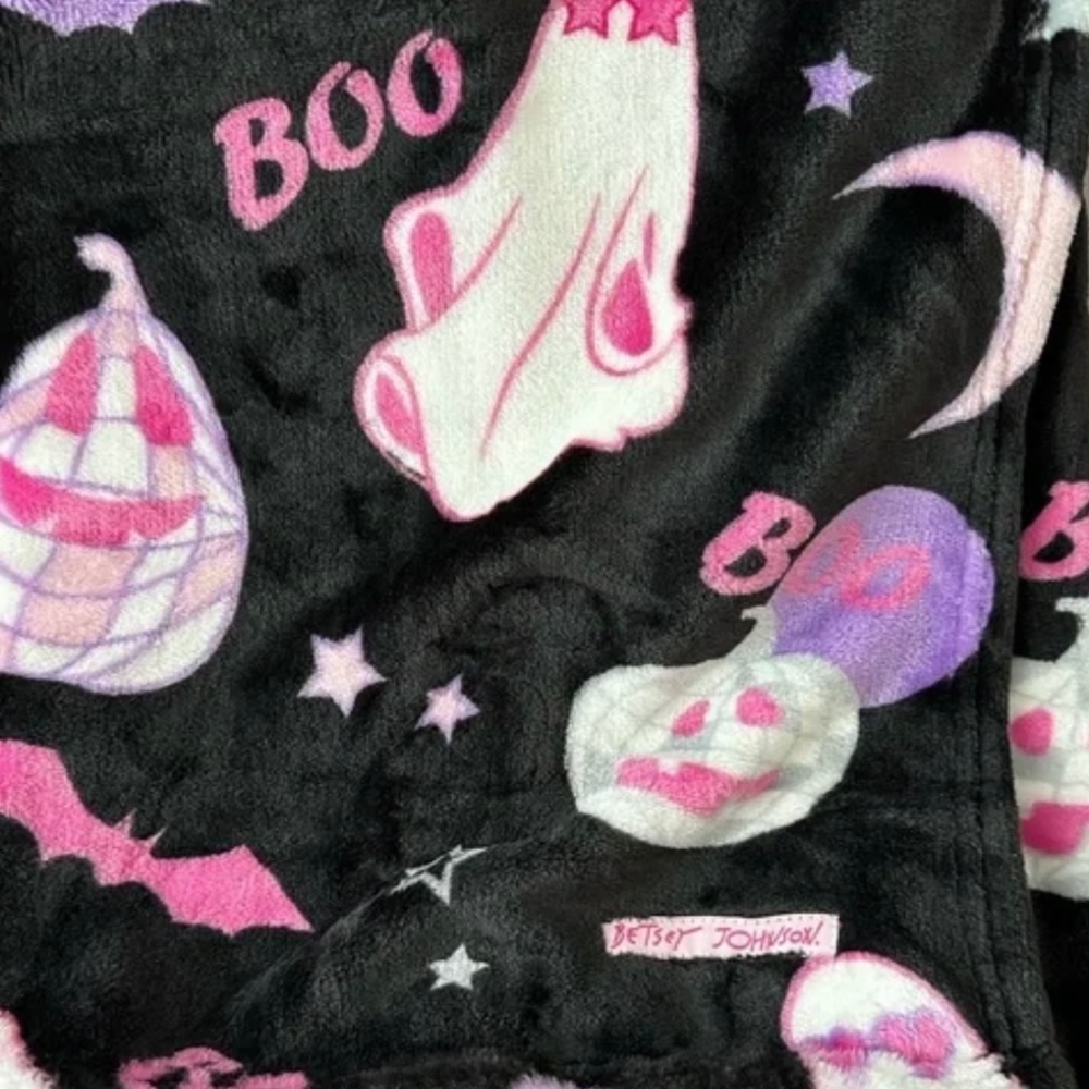 Betsey Johnson Ghost Blanket